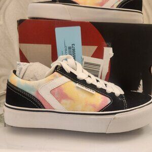 Airwalk Race Women's Black Tie Dye Sneakers. NIB. Size 8